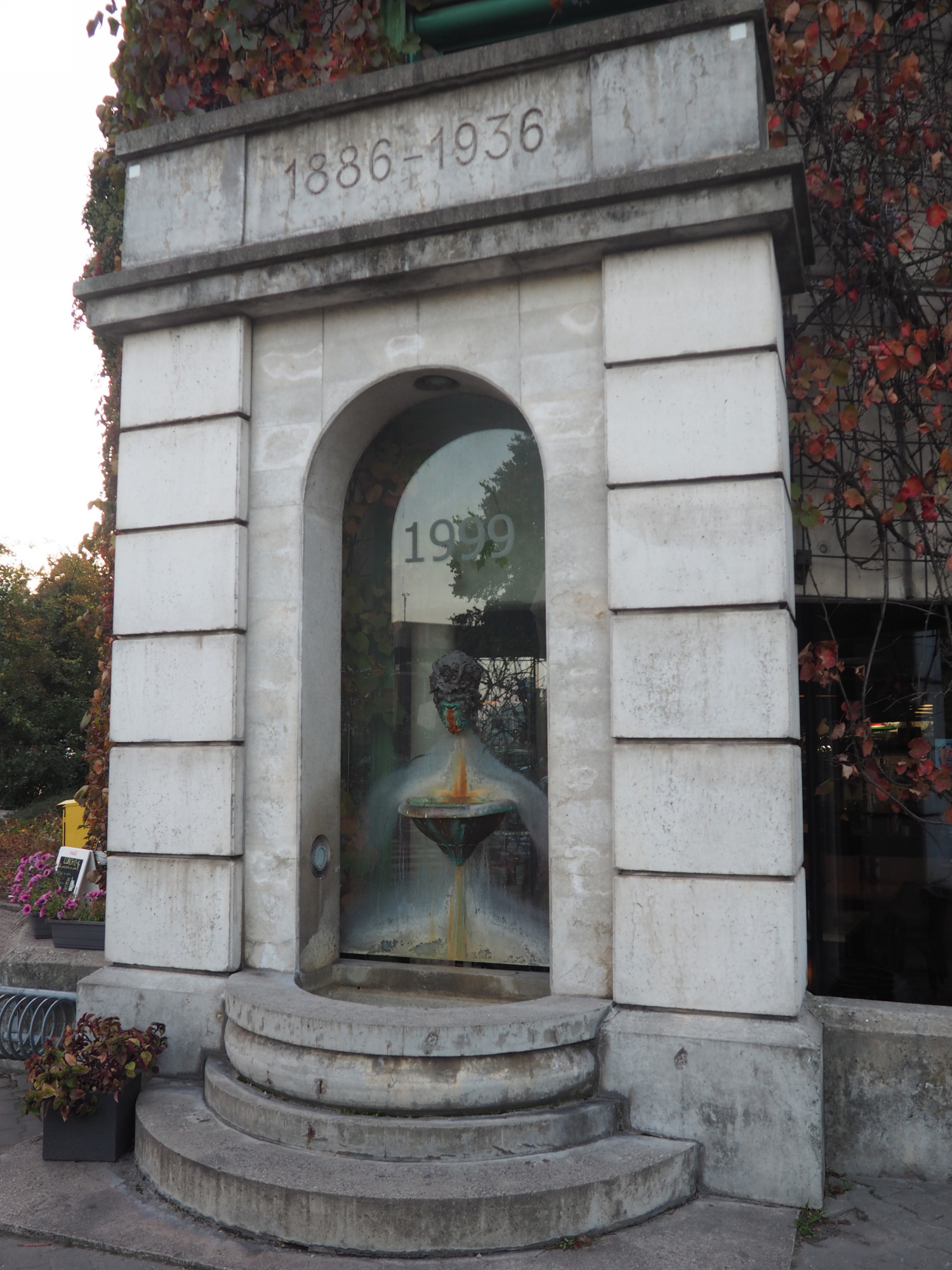 Zdjęcie architektury budynku Biblioteka Uniwersytecka w Warszawie